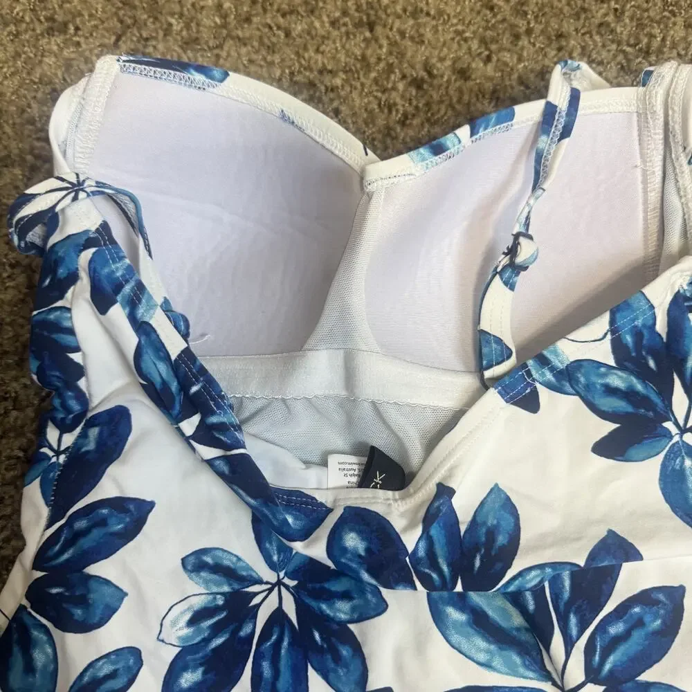 Niptuck Swim 4 Bathing Suit One Piece Tummy Slimming Blue Floral built in bra - Picture 4 of 6